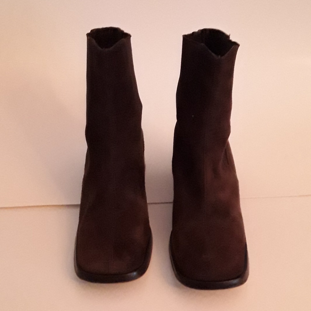 Boots - Picture 4 of 4